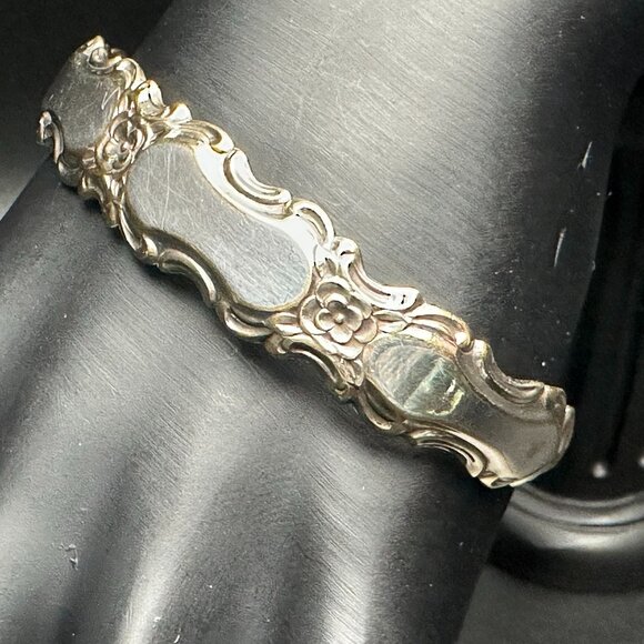 Spooncrest Cuff Bracelet - Picture 1 of 1